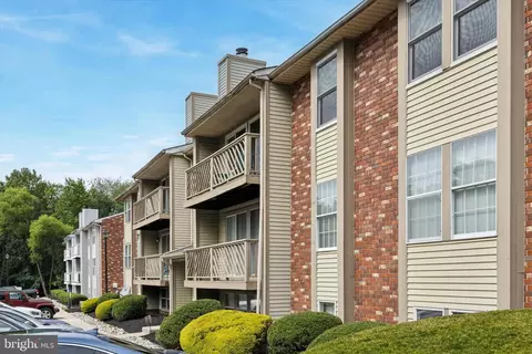 27 Teaberry Ct, Marlton, NJ 08053