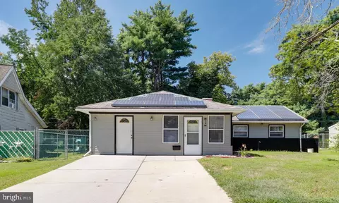 19 Belhurst Ln, Willingboro, NJ 08046
