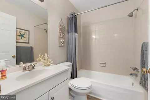 Bath - 130 Five Crown Royal, Marlton, NJ 08053 photo 3 of 3