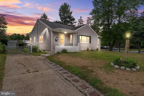 105 Dawn Dr, Mount Holly, NJ 08060