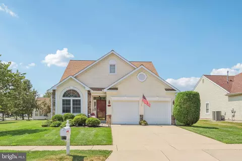 12 Ridgway Dr, Bordentown, NJ 08505