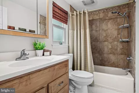 Bath - 112 Champlain Rd, Marlton, NJ 08053 photo 4 of 4