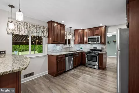 Kitchen - 112 Champlain Rd, Marlton, NJ 08053 photo 4 of 4