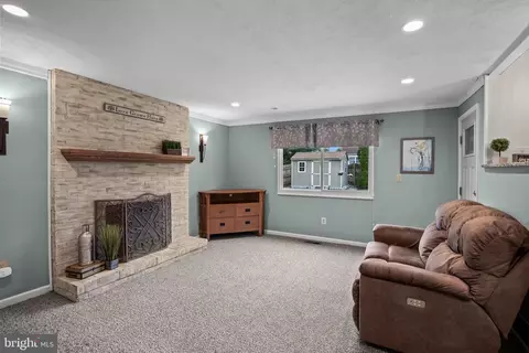 Living - 112 Champlain Rd, Marlton, NJ 08053 photo 3 of 5