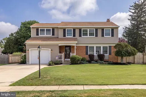 112 Champlain Rd, Marlton, NJ 08053