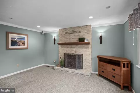 Living - 112 Champlain Rd, Marlton, NJ 08053 photo 4 of 5
