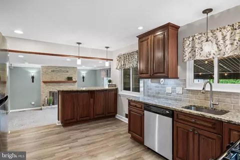 Kitchen - 112 Champlain Rd, Marlton, NJ 08053 photo 1 of 4