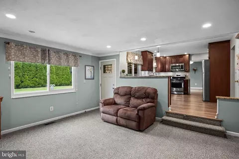 Living - 112 Champlain Rd, Marlton, NJ 08053 photo 5 of 5