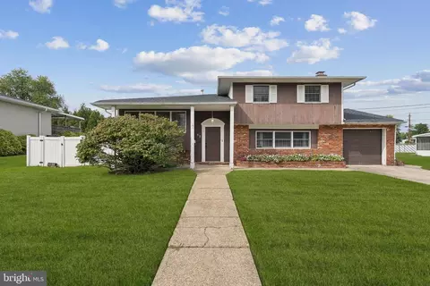 53 Princeton Dr, Delran, NJ 08075