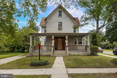 725 29 Cinnaminson St, Riverton, NJ 08077
