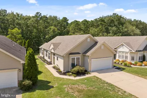 37 Huntington Dr, Southampton, NJ 08088