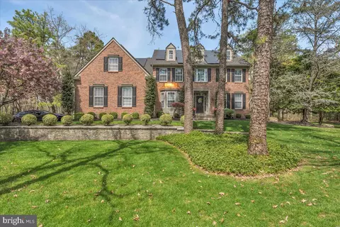 72 Bortons Rd, Marlton, NJ 08053