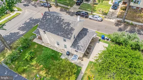 View/Area - 501 6th St E, Florence, NJ 08518 photo 1 of 7