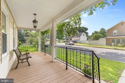 Exterior - 501 6th St E, Florence, NJ 08518 photo 4 of 8