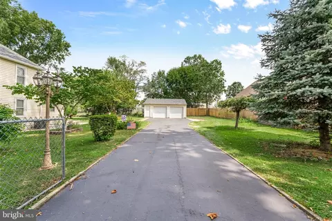 Exterior - 501 6th St E, Florence, NJ 08518 photo 6 of 8