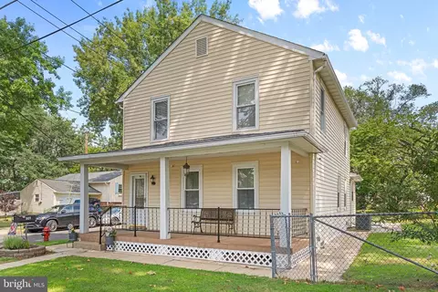 Exterior - 501 6th St E, Florence, NJ 08518 photo 2 of 8