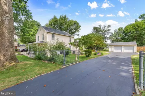 Exterior - 501 6th St E, Florence, NJ 08518 photo 5 of 8