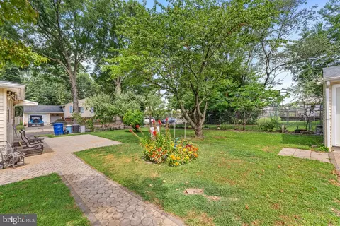 Exterior - 501 6th St E, Florence, NJ 08518 photo 7 of 8
