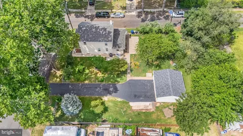 View/Area - 501 6th St E, Florence, NJ 08518 photo 2 of 7
