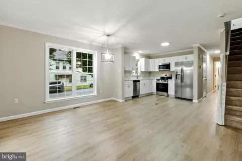 Entry Way - 300 Broad St, Beverly, NJ 08010 photo 1 of 7