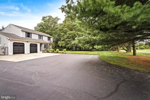 137 Access Hwy, Wrightstown, NJ 08562 photo 3