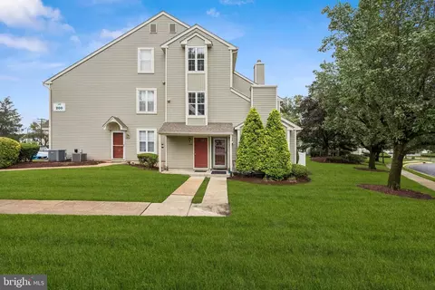 205 A Pertwood Ct, Mount Laurel, NJ 08054