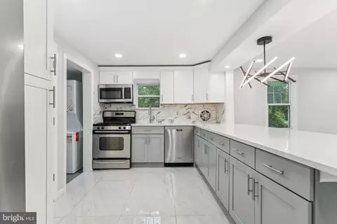 114 Grant Ave, Moorestown, NJ 08057