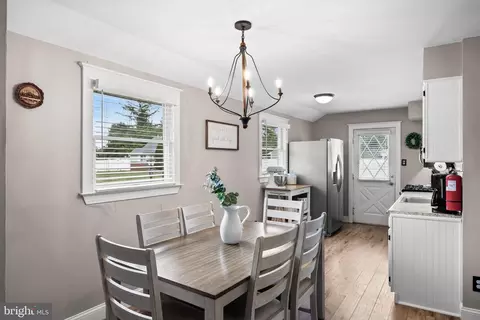 Dining - 740 Baylor Ave, Delran, NJ 08075 photo 1 of 1
