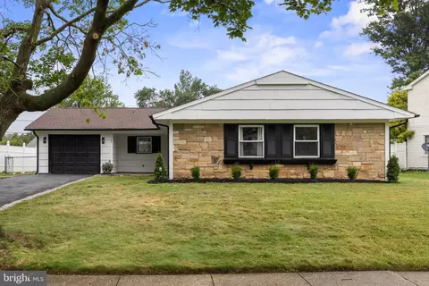 165 Nottingham Dr, Willingboro, NJ 08046