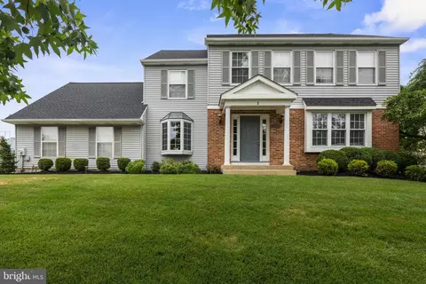 2 Tory Ln, Marlton, NJ 08053