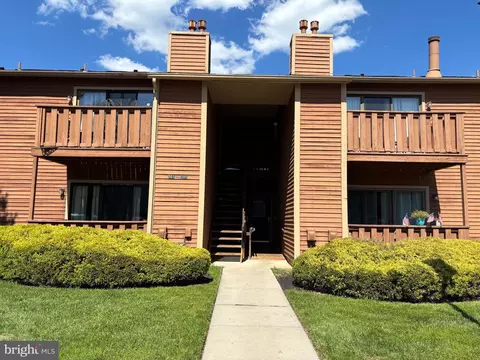 303 Woodhollow Dr, Marlton, NJ 08053