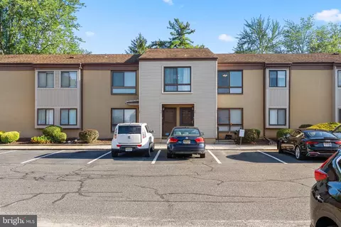 38 Ashley Ct, Marlton, NJ 08053