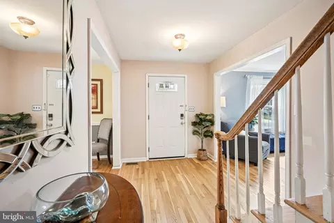 Entry Way - 20 Euston Rd, Marlton, NJ 08053 photo 2 of 5