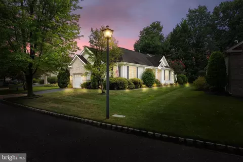 121 Glengarry Ln, Hainesport, NJ 08036