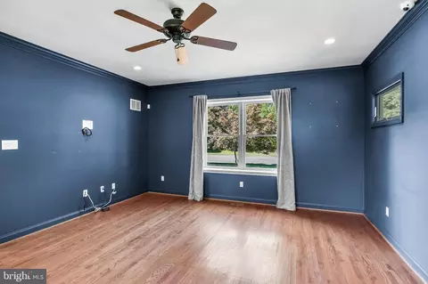 Living - 175 Preakness Dr, Mount Laurel, NJ 08054 photo 3 of 6
