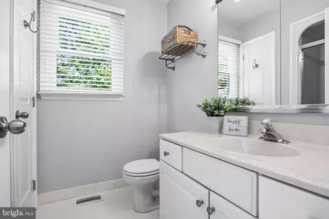 Bath - 175 Preakness Dr, Mount Laurel, NJ 08054 photo 2 of 4