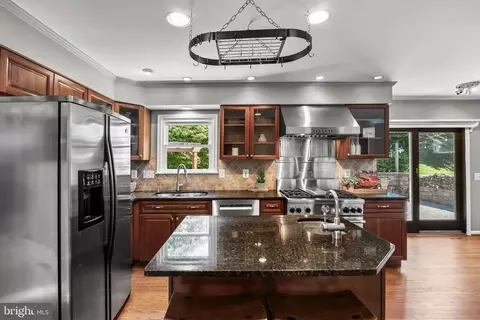 Kitchen - 175 Preakness Dr, Mount Laurel, NJ 08054 photo 2 of 4