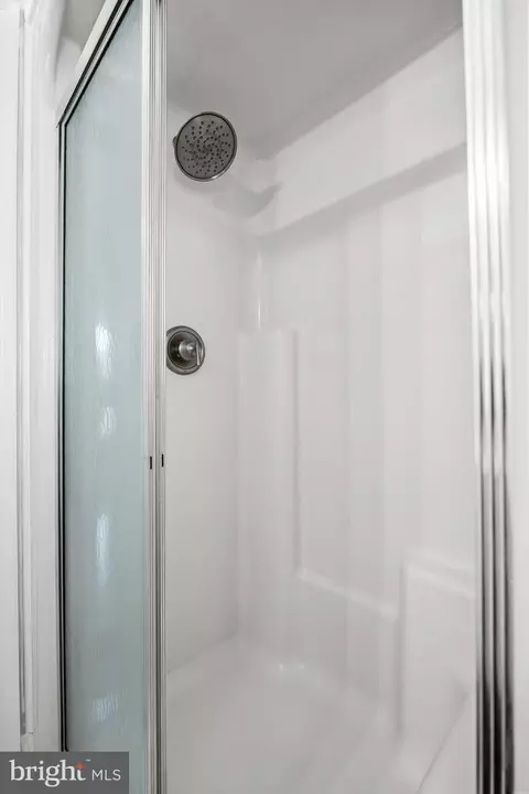 Bath - 175 Preakness Dr, Mount Laurel, NJ 08054 photo 3 of 4