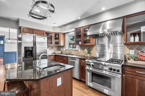 Kitchen - 175 Preakness Dr, Mount Laurel, NJ 08054 photo 3 of 4