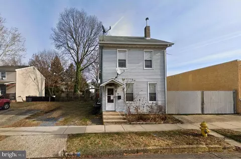 230 Cooper St, Beverly, NJ 08010