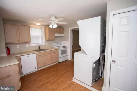 Entry Way - 50 E 3rd St, Moorestown, NJ 08057 photo 3 of 5