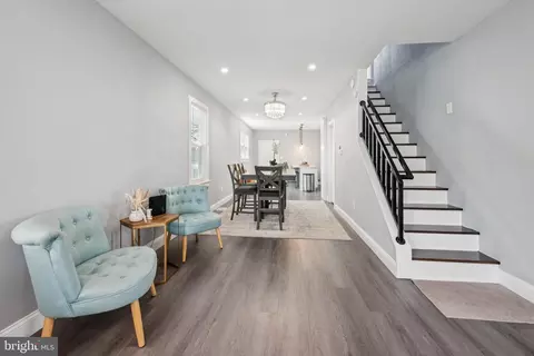 Entry Way - 259 Hooker St, Riverside, NJ 08075 photo 4 of 12