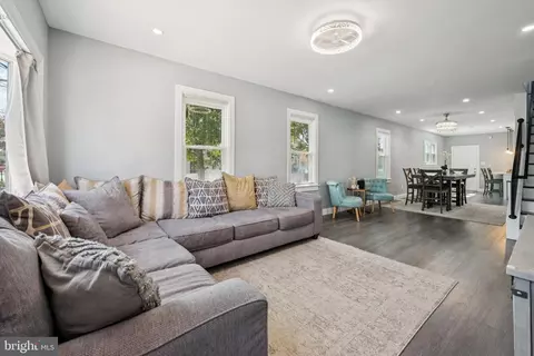 Entry Way - 259 Hooker St, Riverside, NJ 08075 photo 1 of 12