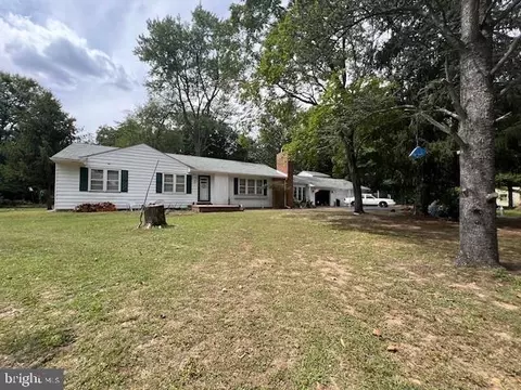 1121 Perkins Ln, Beverly, NJ 08010