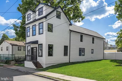 36 Cherry St, Mount Holly, NJ 08060
