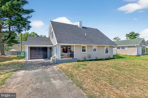 26 Buttercup Ln, Willingboro, NJ 08046