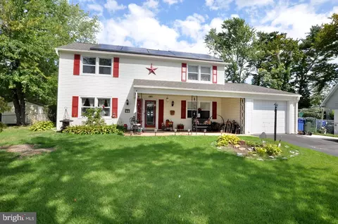 44 Myrtlewood Ln, Willingboro, NJ 08046