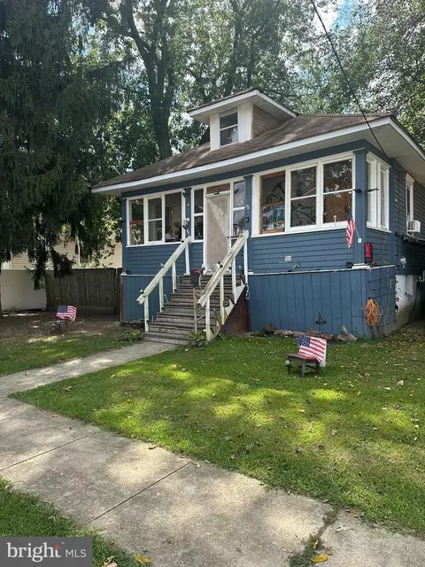 44 S Pine Ave, Maple Shade, NJ 08052