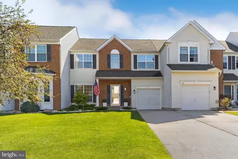 32 Windingbrook Rd, Bordentown, NJ 08505