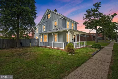 309 W 5th St, Palmyra, NJ 08065